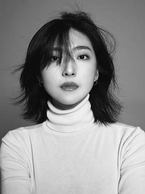 妹妹为了让全国早日康复，脱离疫情的主题拍了一组黑白照，组图代表干净、洒脱、正义！加油武汉，加油中国！❤️ #抗击肺炎#