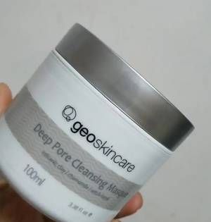 之前用过，效果挺好的，看到大米直播间在卖，就果断下手啦，我是油皮痘痘肌粉刺，敷在脸上很温和，敷20分钟左右都不会干,很好清洗，洗完脸上很舒服，不紧绷，会继续使用，希望能改善我的粉刺黑头😬️😬️