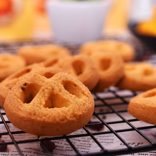 深港丹麦式咸蛋黄曲奇饼干320g盒装网红零食休闲下午茶小吃代餐