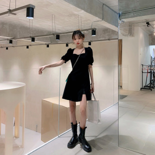 2020夏季新款黑色连衣裙显瘦收腰方领气质神范赫本风泡泡袖裙子