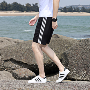 夏季运动短裤男跑步速干条纹五分中裤男士宽松休闲裤沙滩大裤衩潮