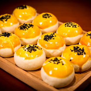 蛋黄酥雪媚娘海鸭蛋零食大礼包休闲食品早餐糕点网红美食小吃面包