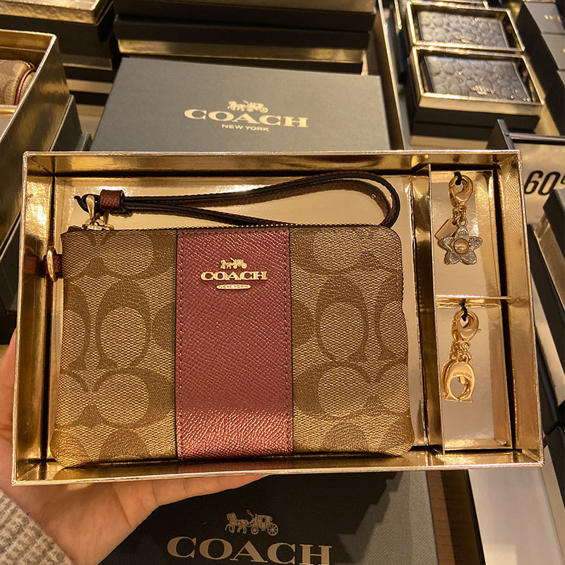 【钱包礼盒】Coach 蔻驰 女士手拎钱包挂坠礼盒 中长款 可放手机零钱钥匙银行卡 实用款 节日限量发售