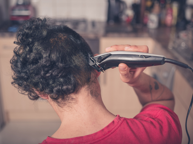 6 Tips for Men’s Home Haircuts