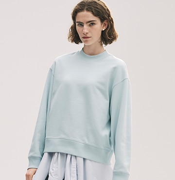 SWEATSHIRTS & HOODIES